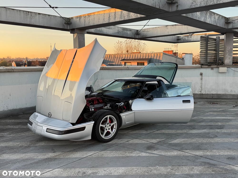 Chevrolet Corvette - 9