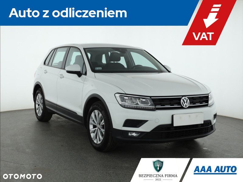 Volkswagen Tiguan - 1