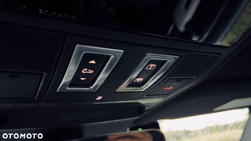 Land Rover Defender - 37