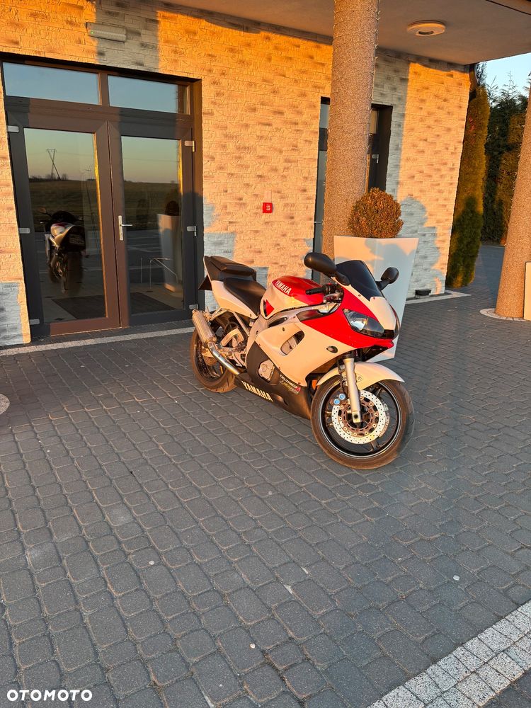 Yamaha R6 - 5