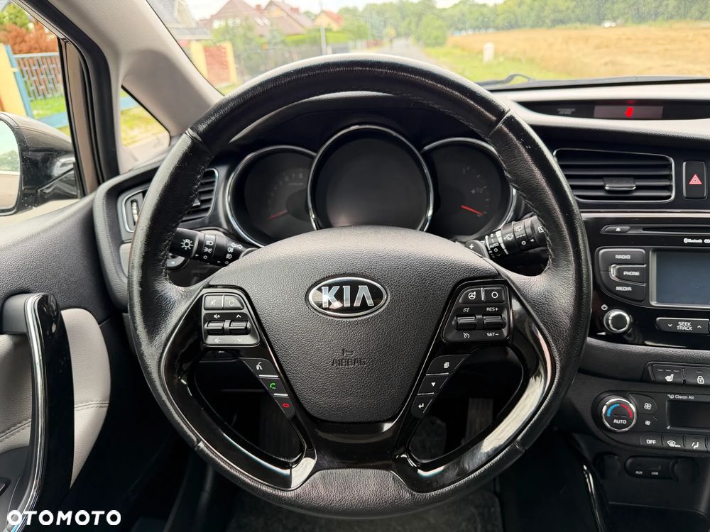 Kia Ceed 1.6 GDI DCT Platinum Edition - 27