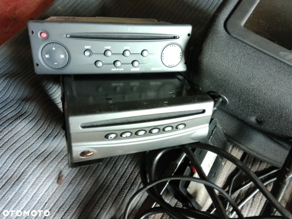 RENAULT ESPACE IV CD RADIO DVD MONITORY W ZAGLOWKACH - 2