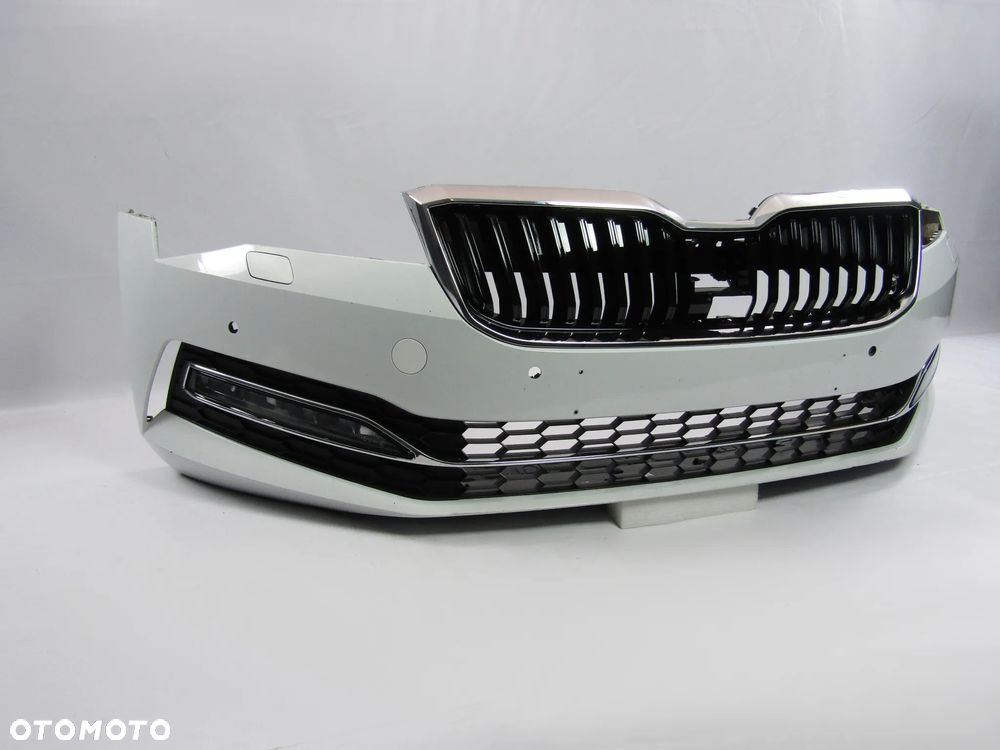 Zderzak przedni Skoda Superb 19 - 24 Spryskiwacze / Pdc-4 LS9R - 13