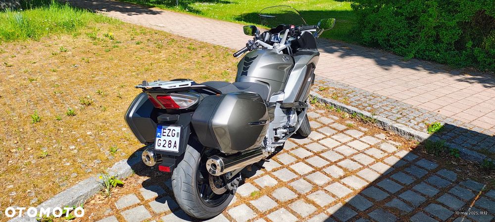 Yamaha FJR - 4