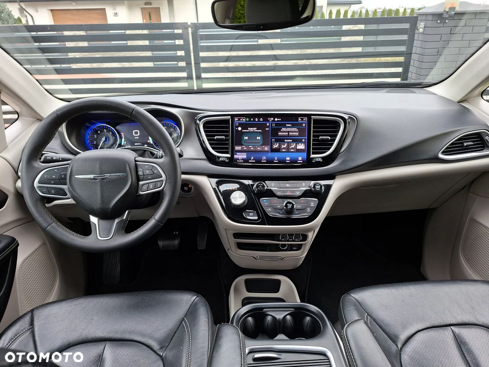 Chrysler Pacifica - 25