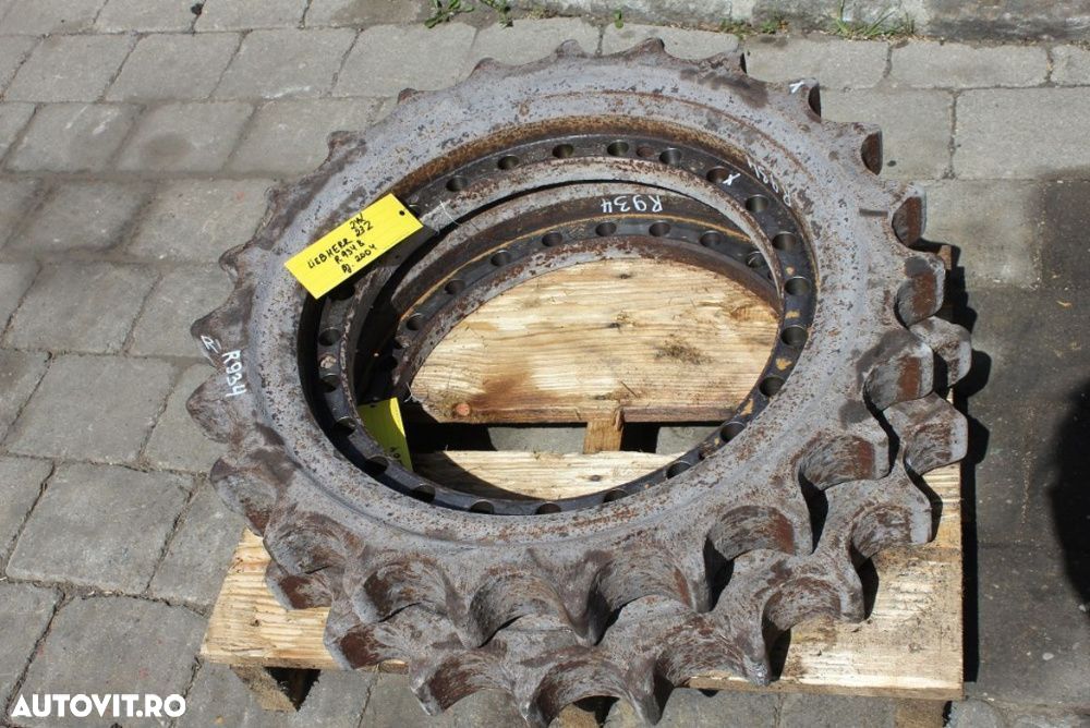 Roti dintate / stelute lanturi excavator pe senile liebherr r934 - 1