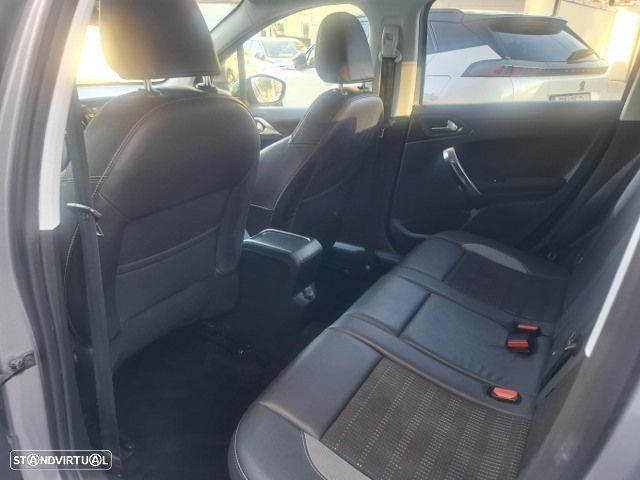 Peugeot 2008 1.6 e-HDi Allure - 33