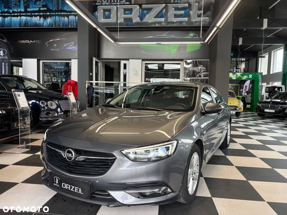 Opel Insignia - 1
