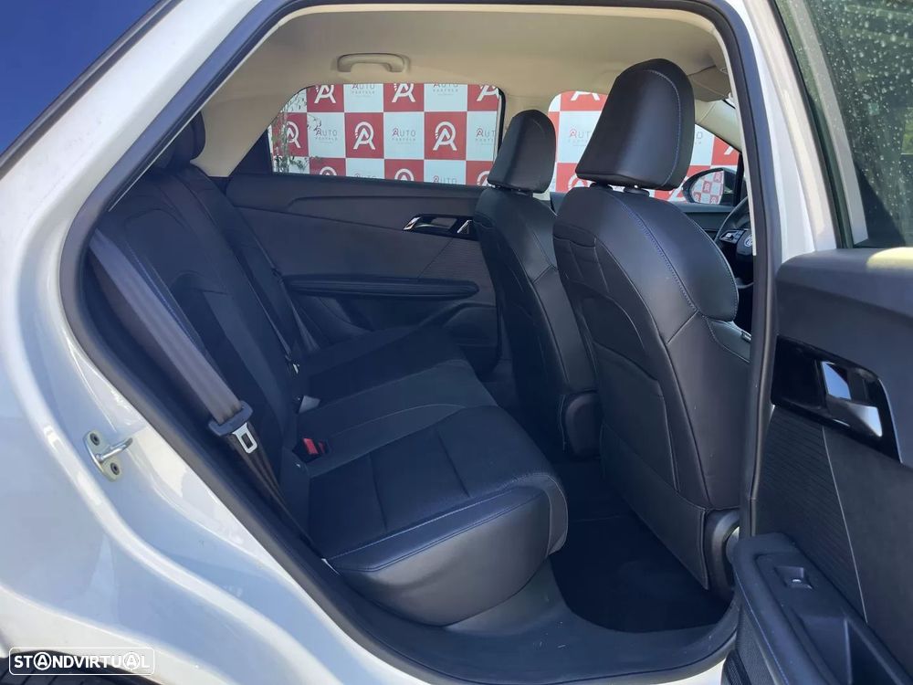 MG MG4 64 kWh Luxury - 25