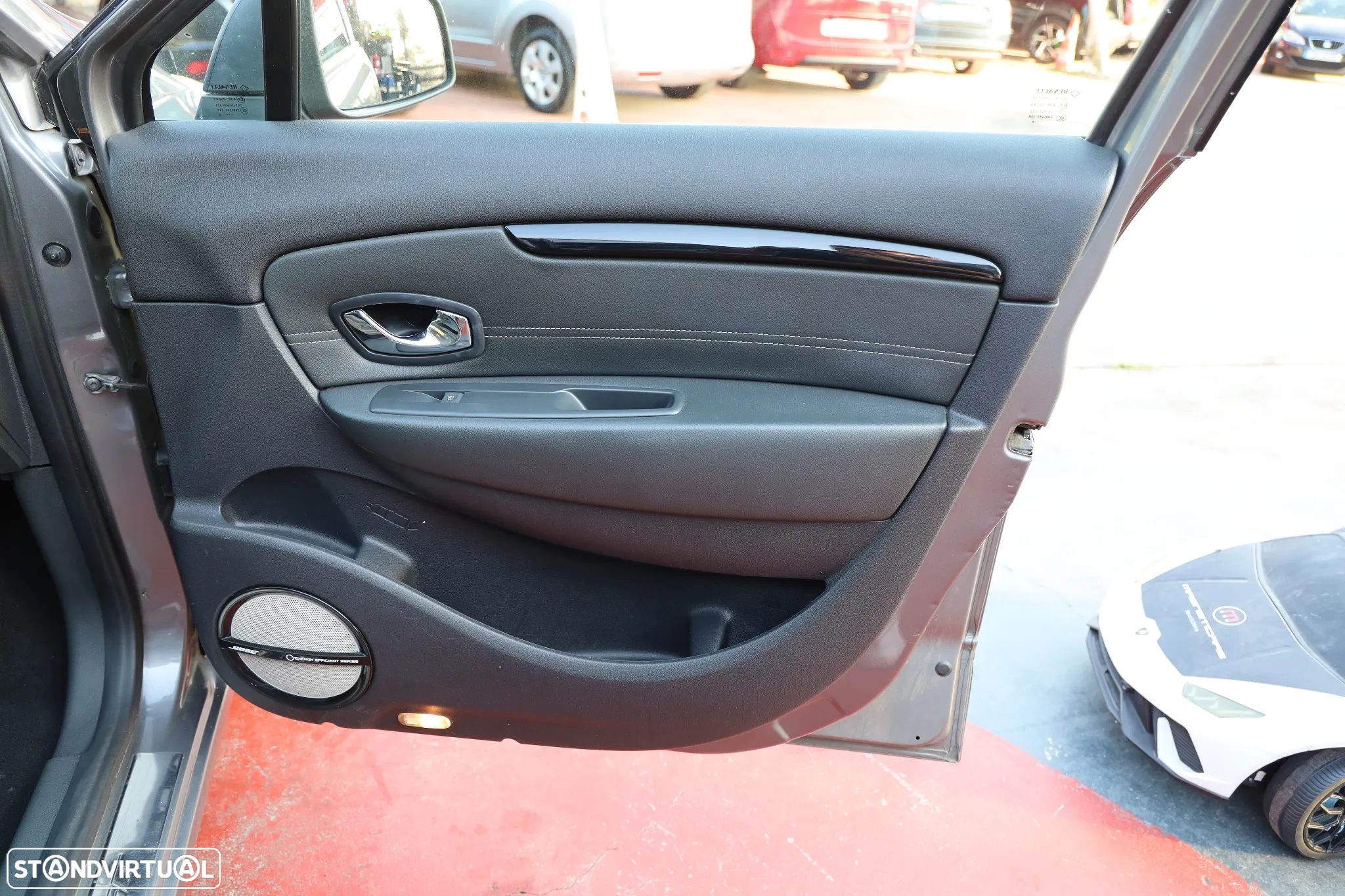 Renault Grand Scénic 1.5 dCi Bose Edition SS - 6