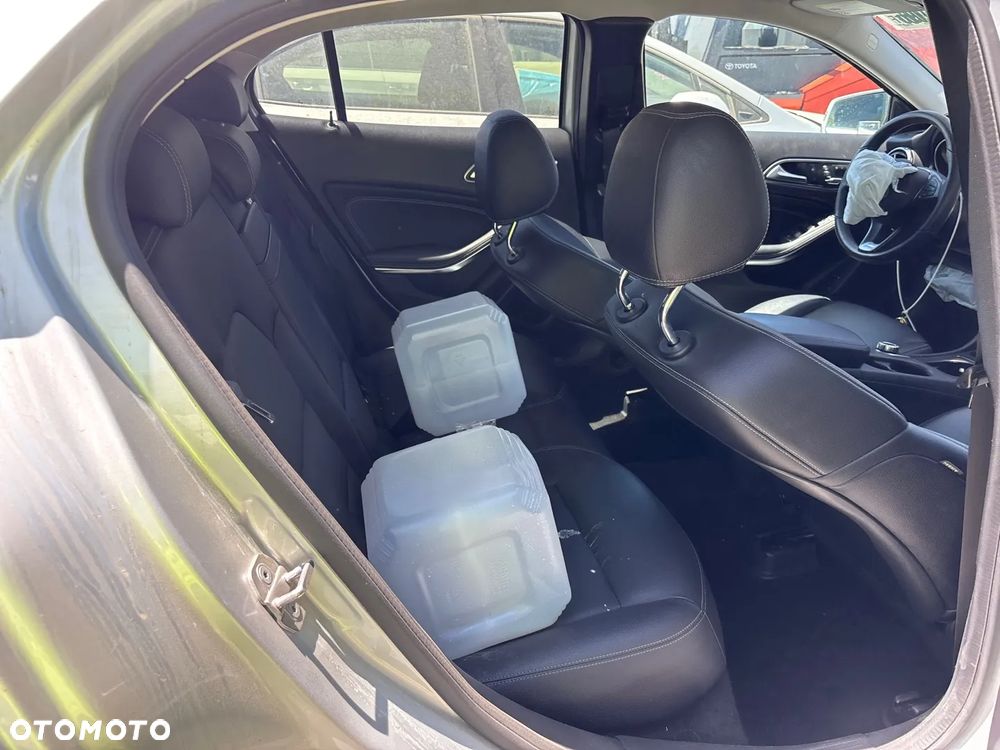 Mercedes-Benz GLA - 18