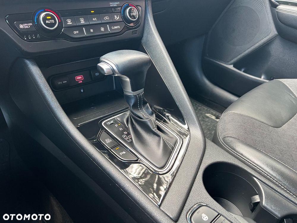 Kia Niro 1.6 GDI PHEV 2WD Vision - 16