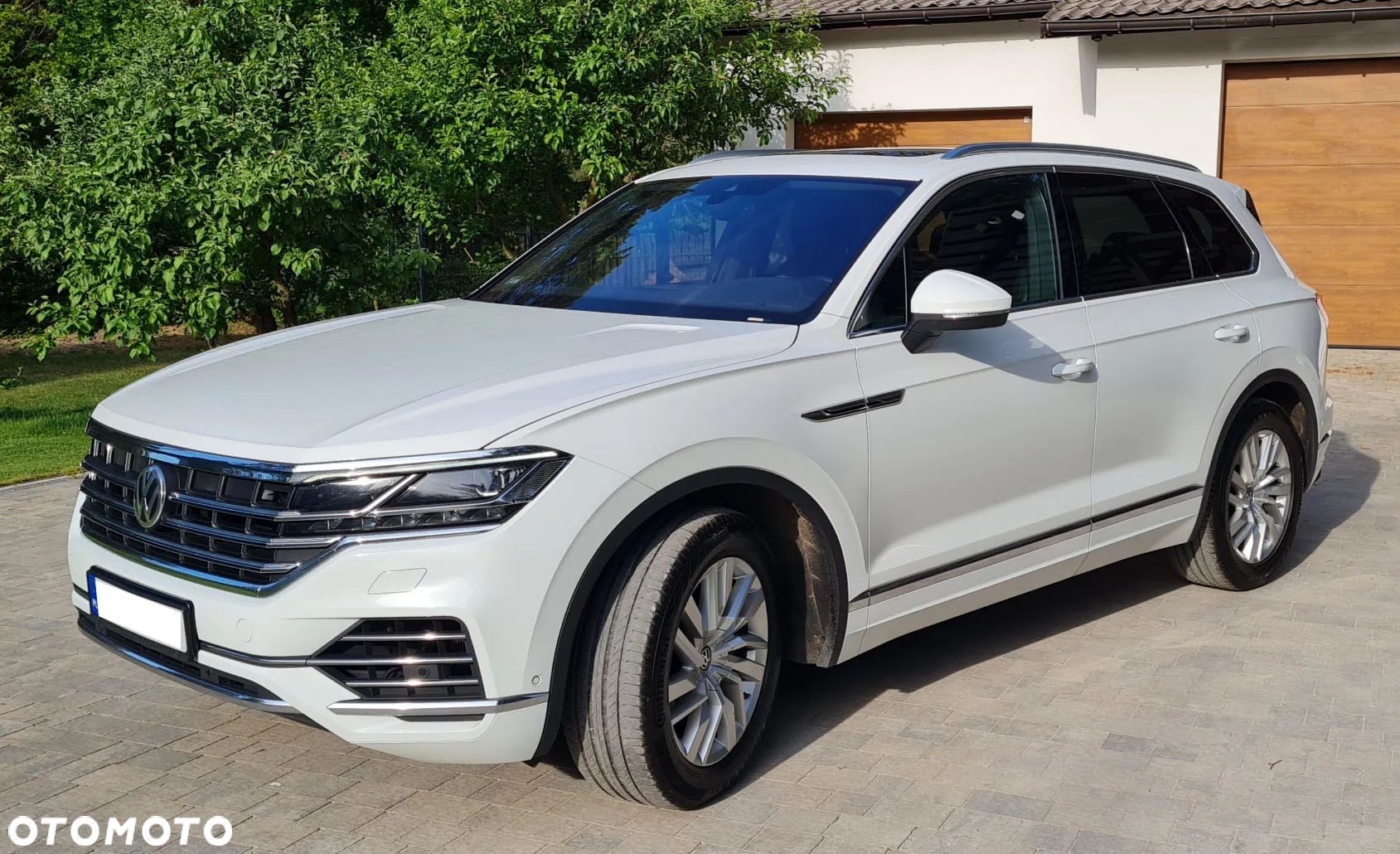 Volkswagen Touareg - 1