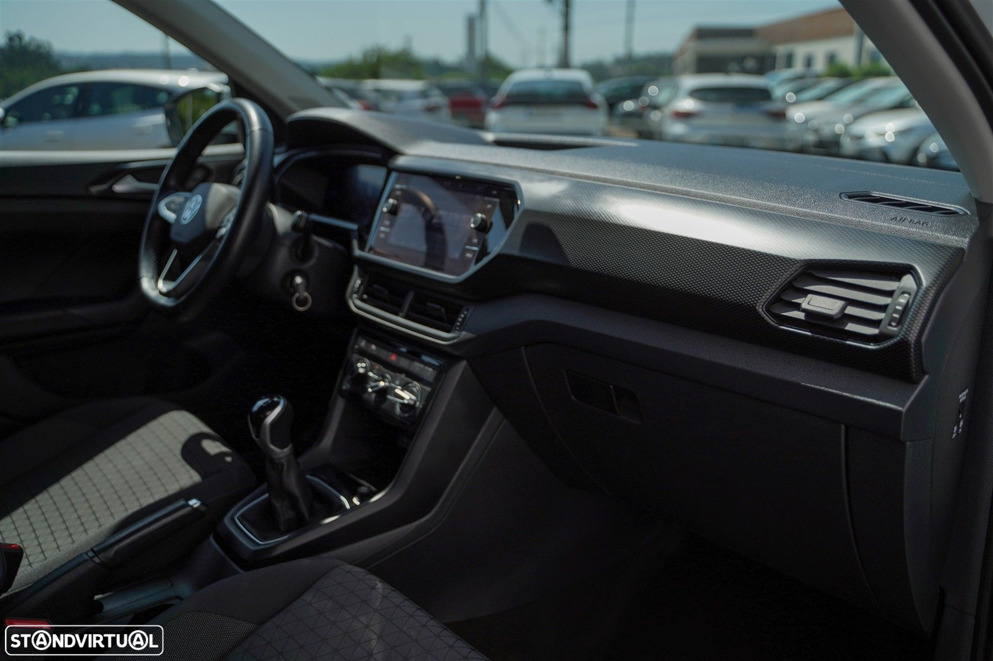 VW T-Cross 1.0 TSI BlackStyle - 32