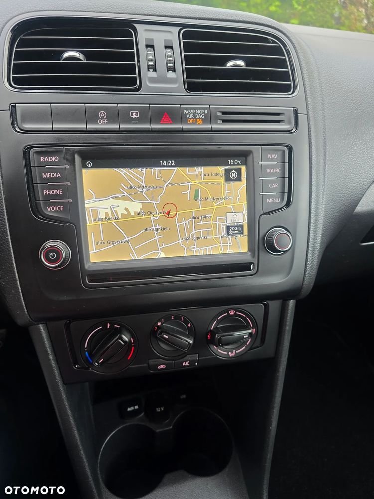 Volkswagen Polo 1.4 TDI (Blue Motion Technology) Comfortline - 22