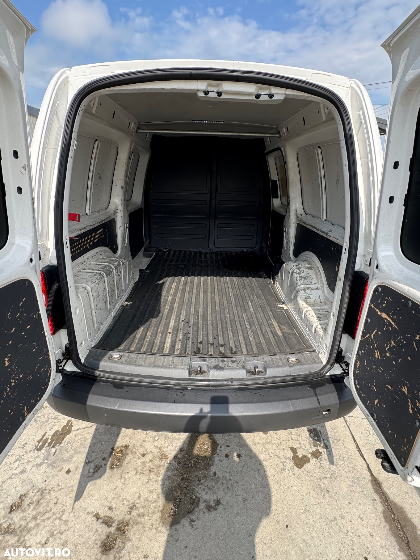 Volkswagen Caddy - 11