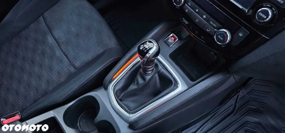 Nissan Qashqai 1.2 DIG-T N-Vision - 12