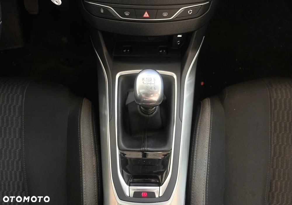 Peugeot 308 PureTech 130 Stop & Start Allure - 17