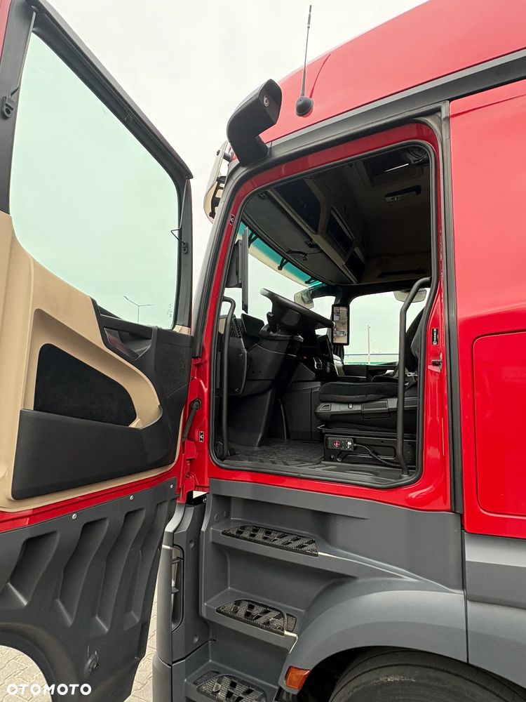 Mercedes-Benz Actros - 15