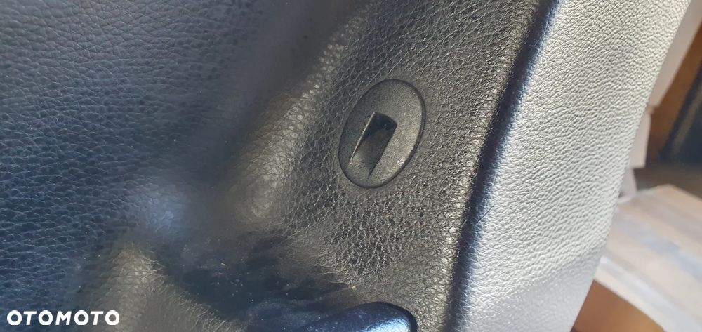 Boczek tapicerka prawy przód przednia prawa skóra BMW 5 E60 - 7