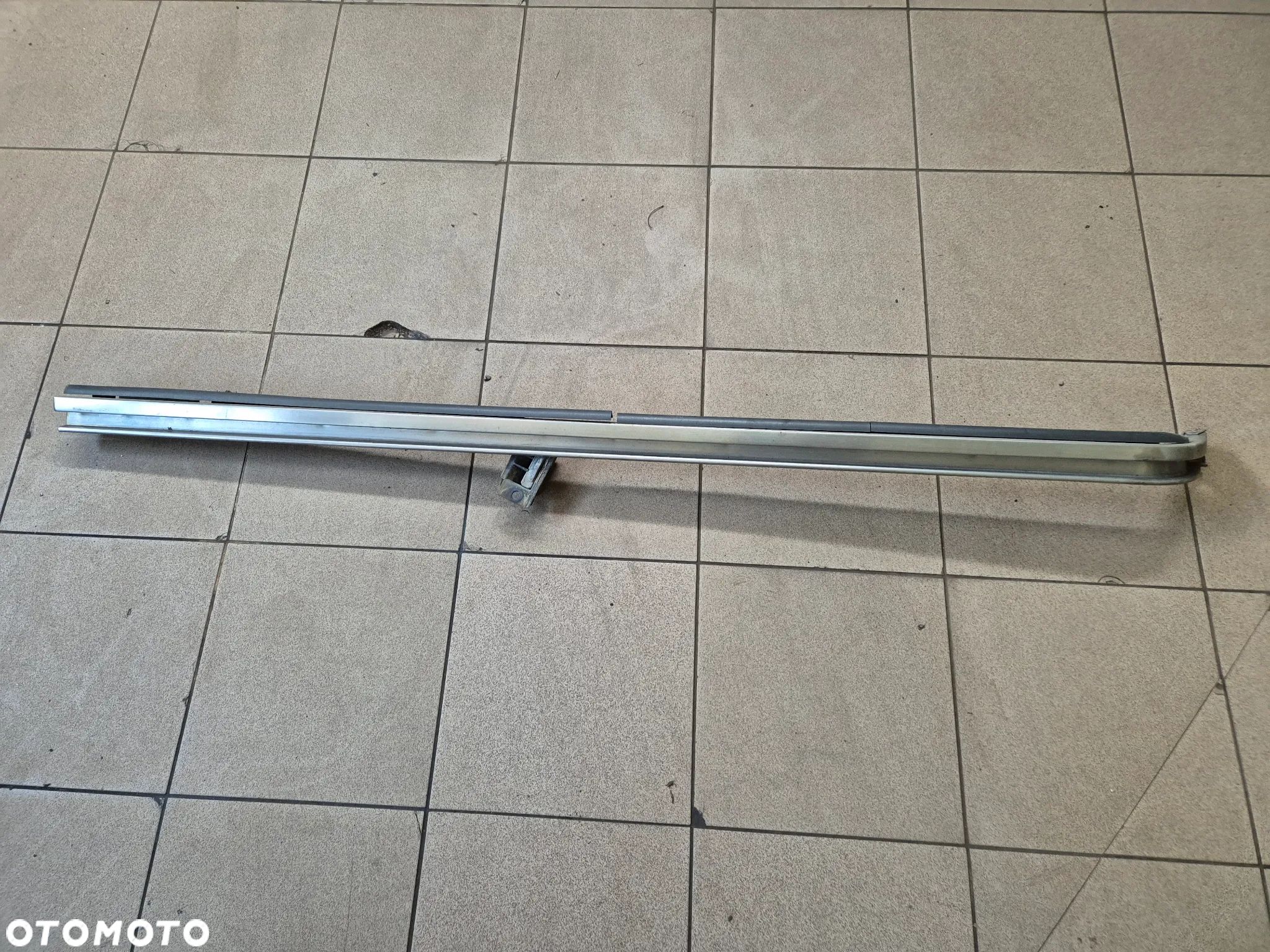 PROWADNICA DRZWI PRAWA L2 L3 IVECO DAILY III  99-06r. - 1