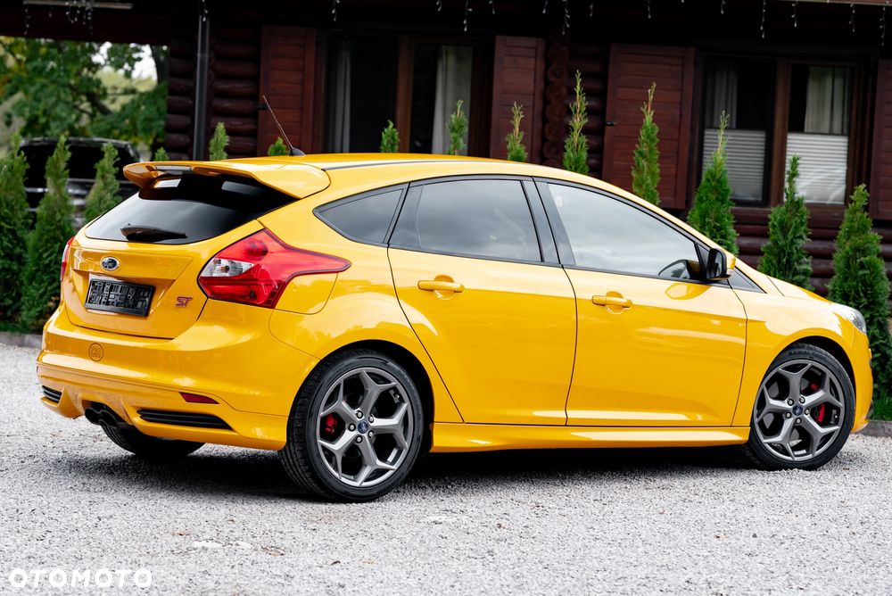 Ford Focus 2.0 EcoBoost ST - 11