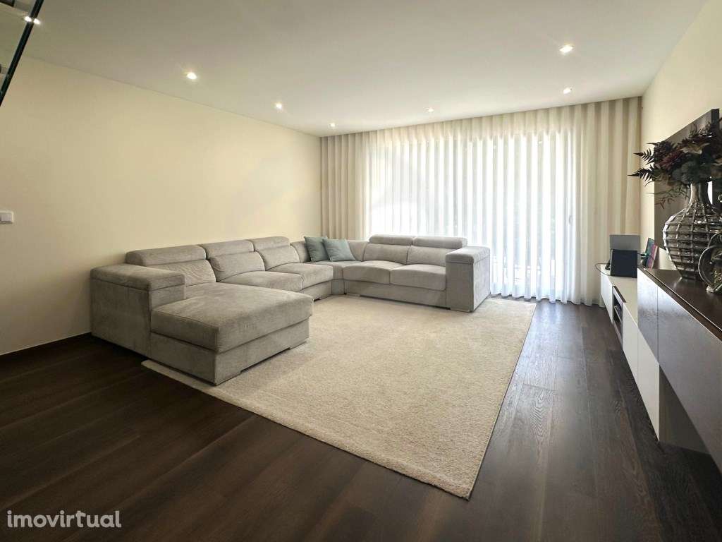 Moradia T5 de Luxo com Piscina em Touguinhó Vila do Conde - Grande imagem: 4/46