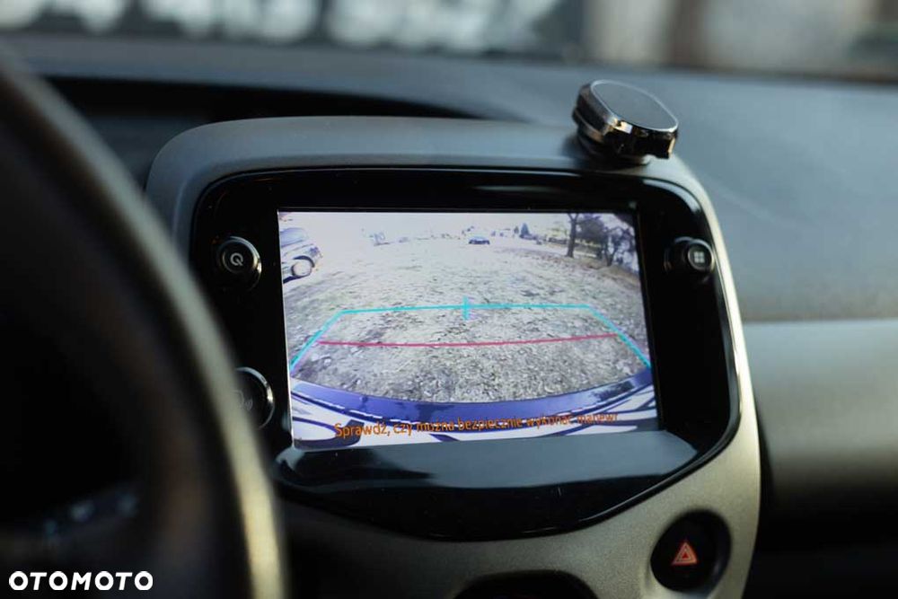 Toyota Aygo x-play connect - 18