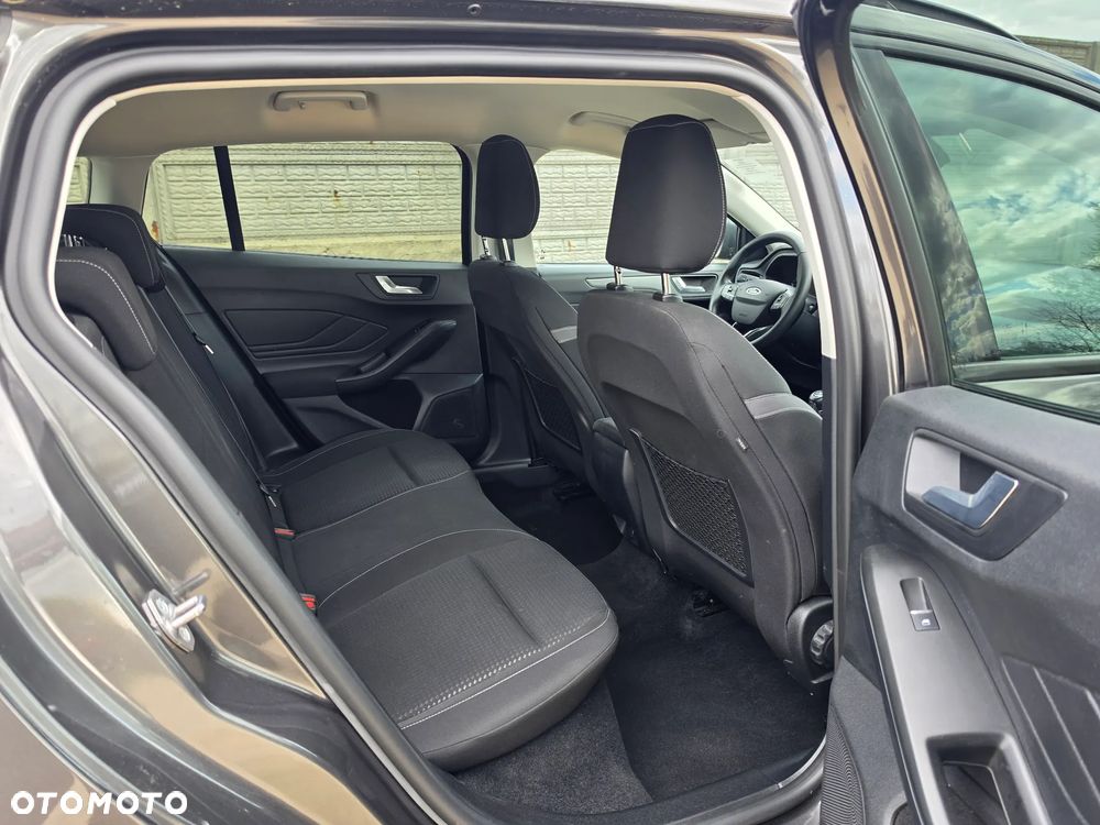 Ford Focus SW 1.0 EcoBoost S&S COOL&CONNECT - 19