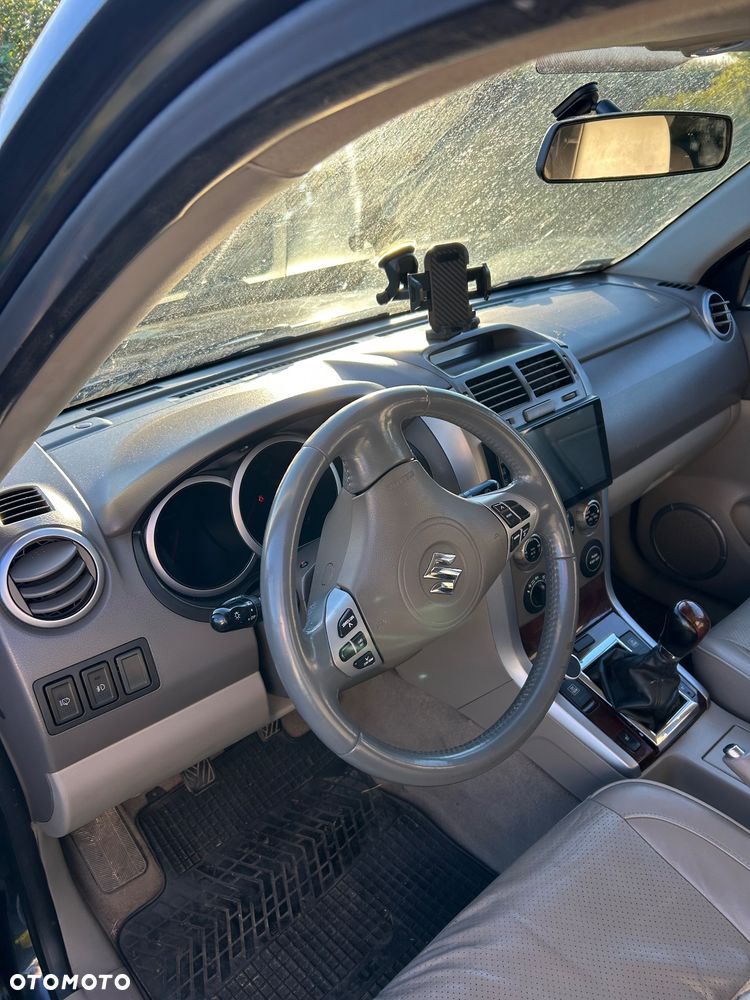 Suzuki Grand Vitara 2.0 20th Anniversary - 9