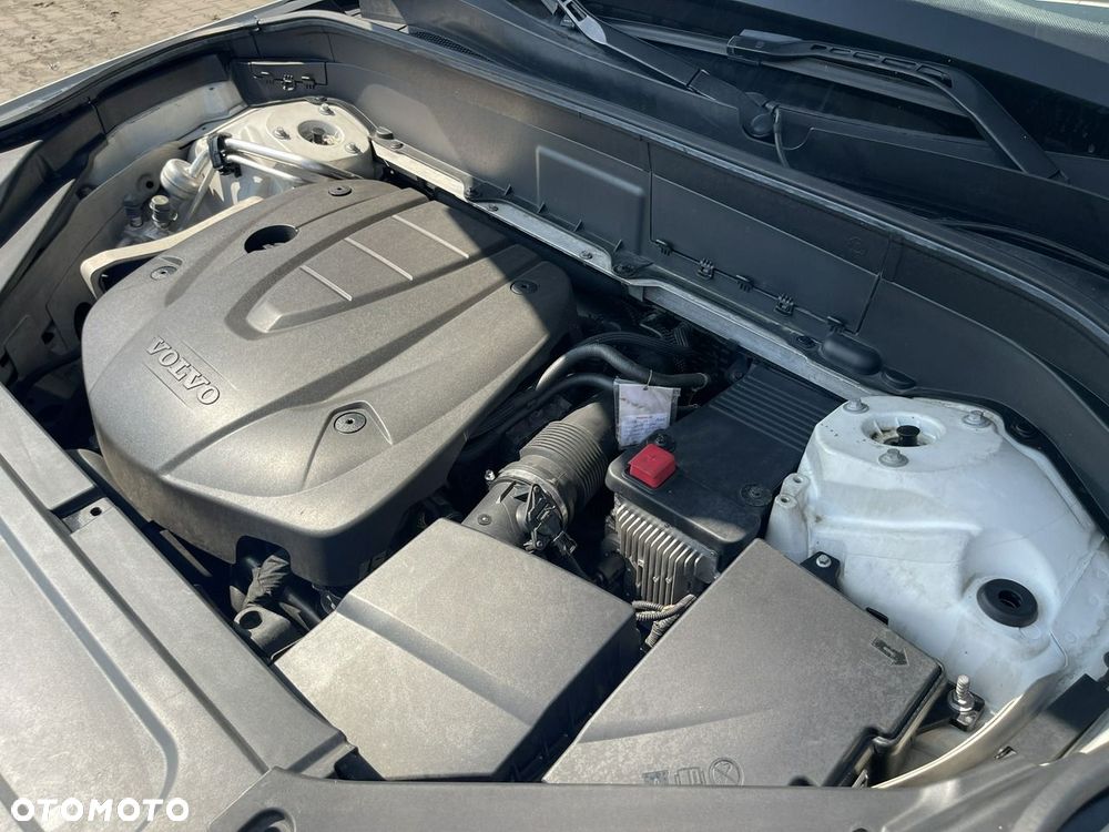 Volvo XC 90 D5 AWD Geartronic Momentum - 16