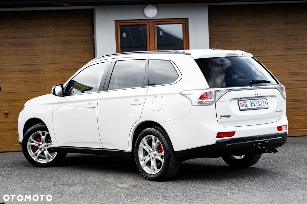Mitsubishi Outlander 2.2 DI-D 4WD Automatik Invite - 14
