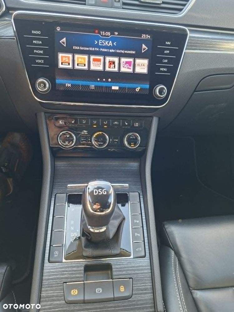 Skoda Superb 1.5 TSI DSG Sportline - 11