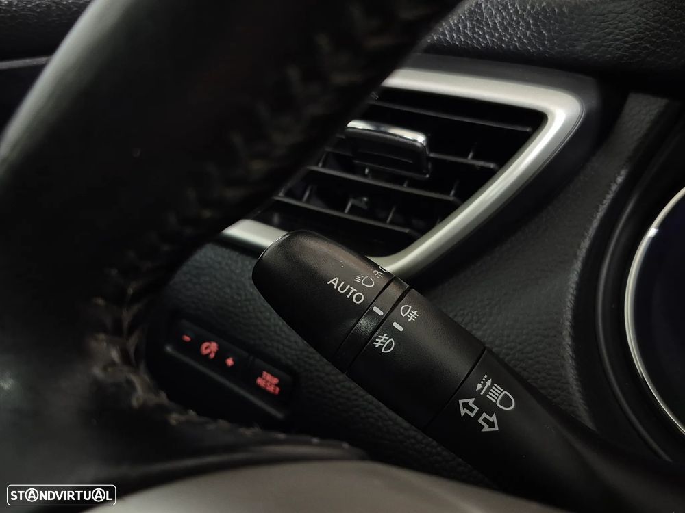 Nissan Qashqai 1.6 dCi Tekna Premium 17 Pele S P.Preta Xtronic - 23