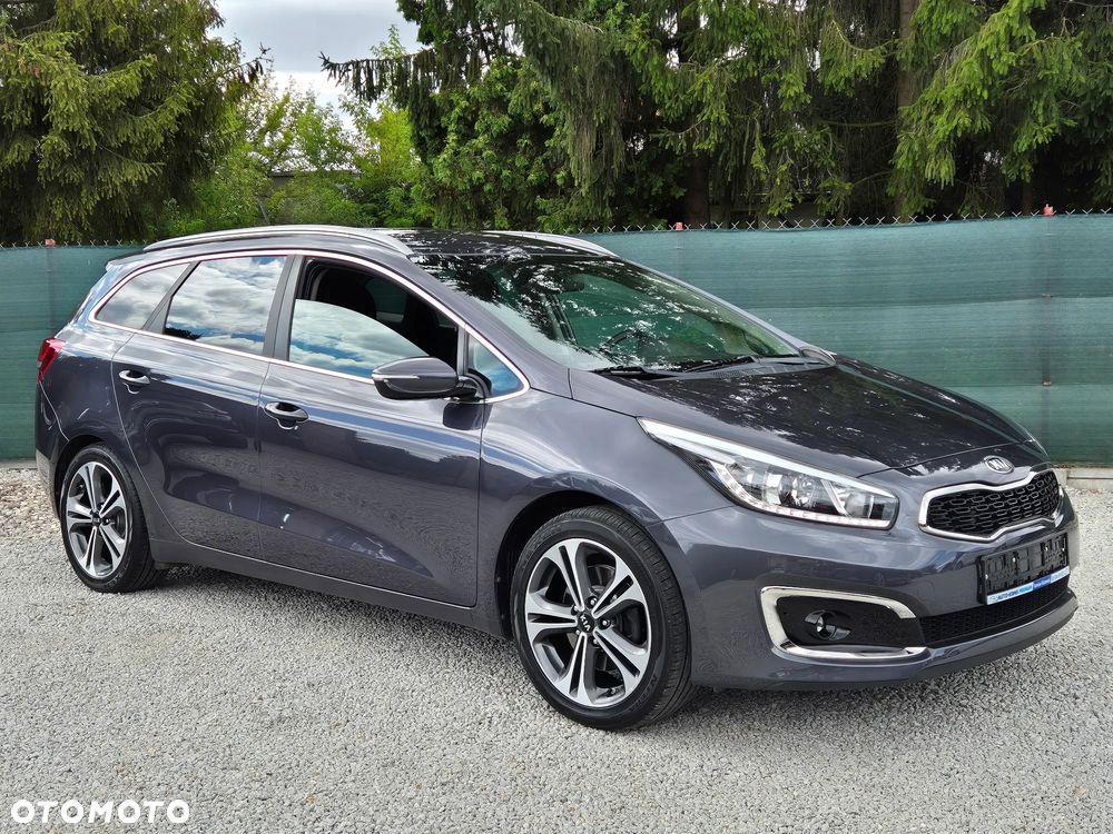 Kia Ceed 1.6 CRDi 136 ISG Platinum Edition - 4