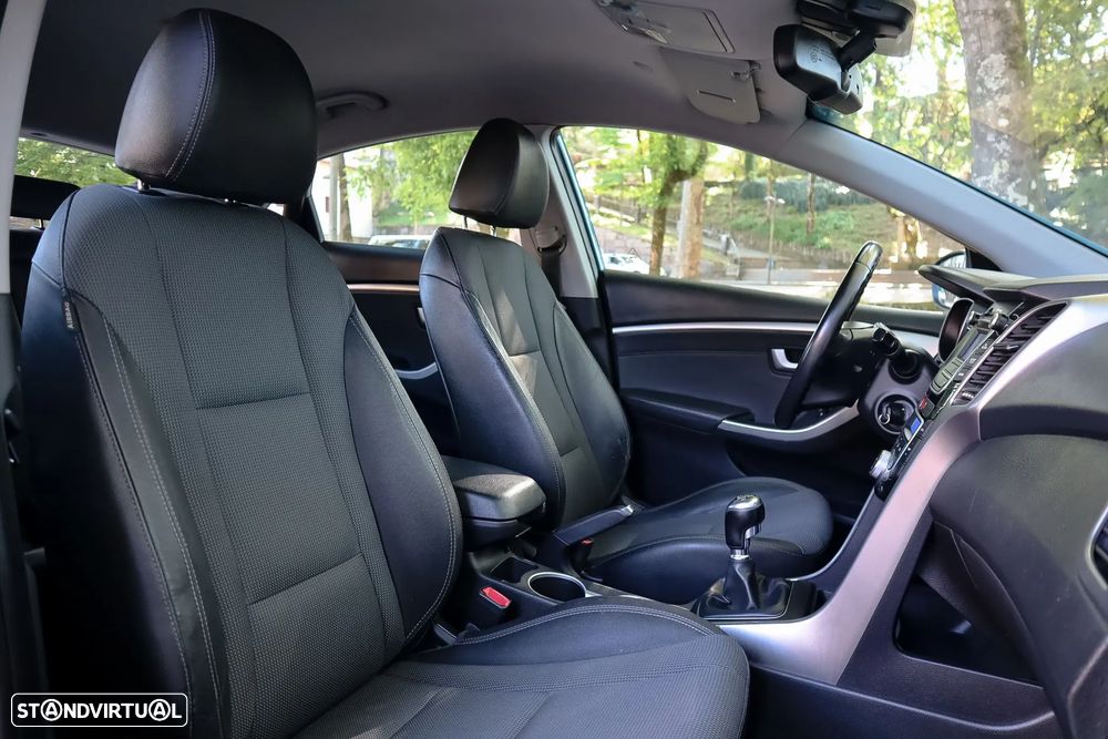 Hyundai i30 1.6 CRDI STyle J17 - 8