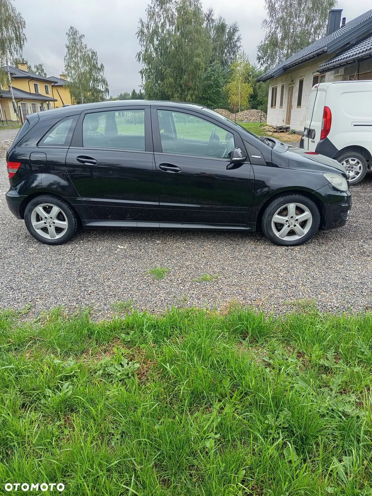 Mercedes-Benz Klasa B 180 BlueEff EU5 - 11