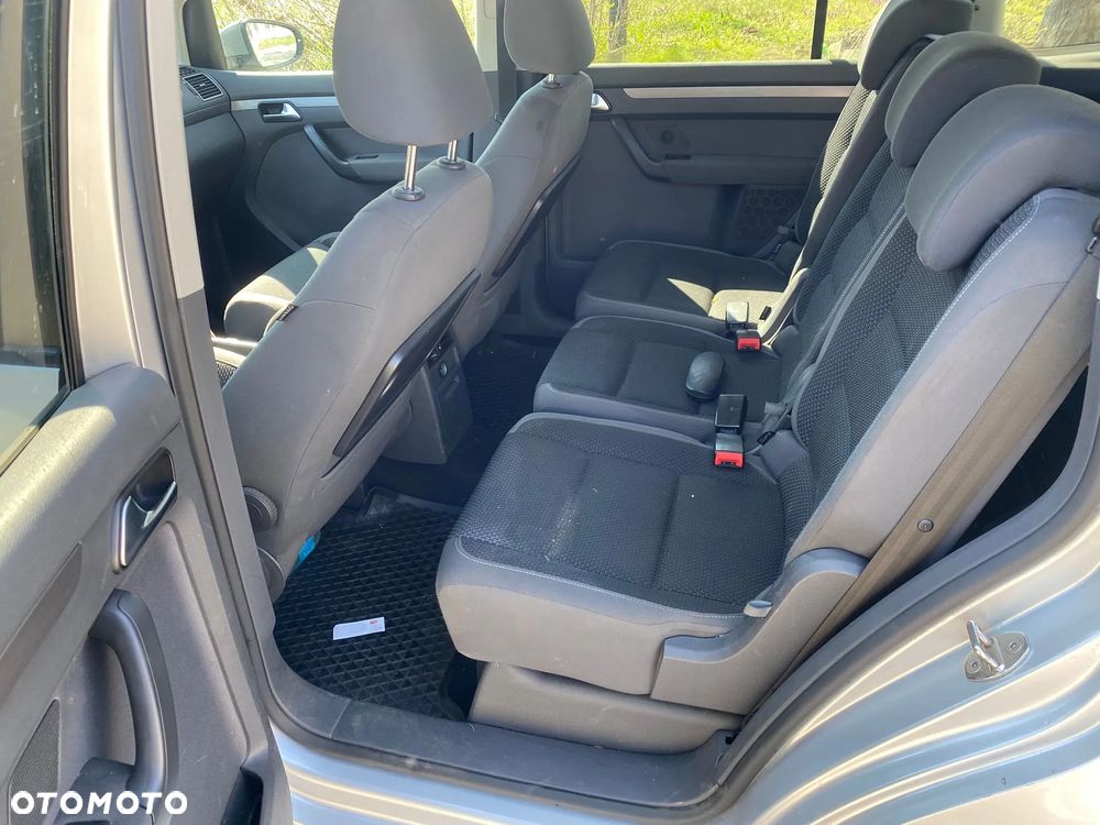 Volkswagen Touran 2.0 TDI DPF DSG STYLE - 7