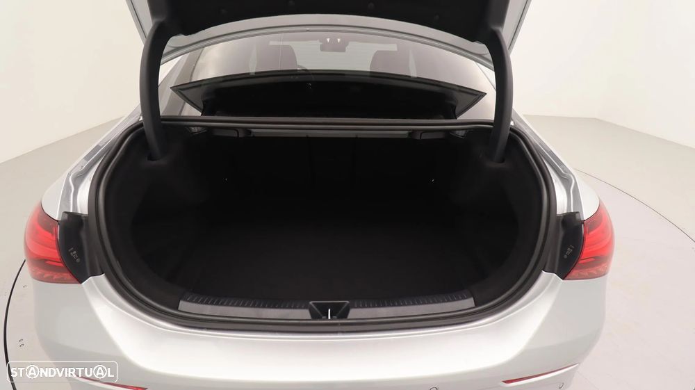 Mercedes-Benz A 200 Limousine d AMG Line Aut. - 25