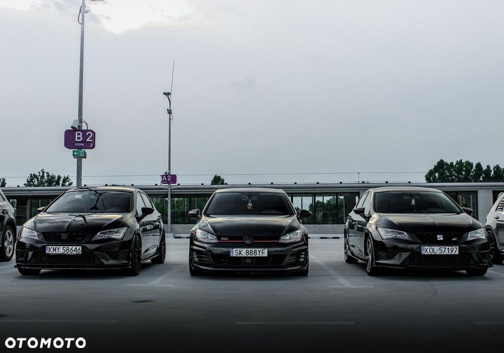 Volkswagen Golf - 4