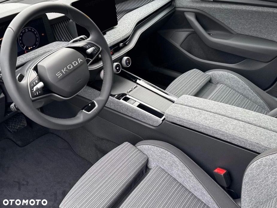 Skoda Superb 2.0 TDI SCR 4x4 Edition 130 DSG - 12