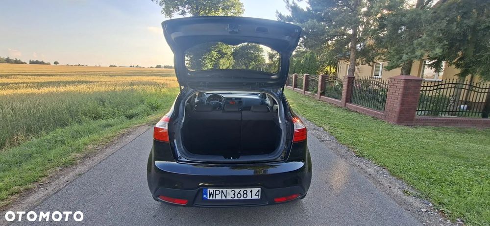 Kia Rio 1.2 Attract - 29