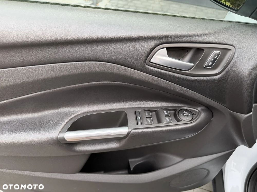 Ford Kuga - 29