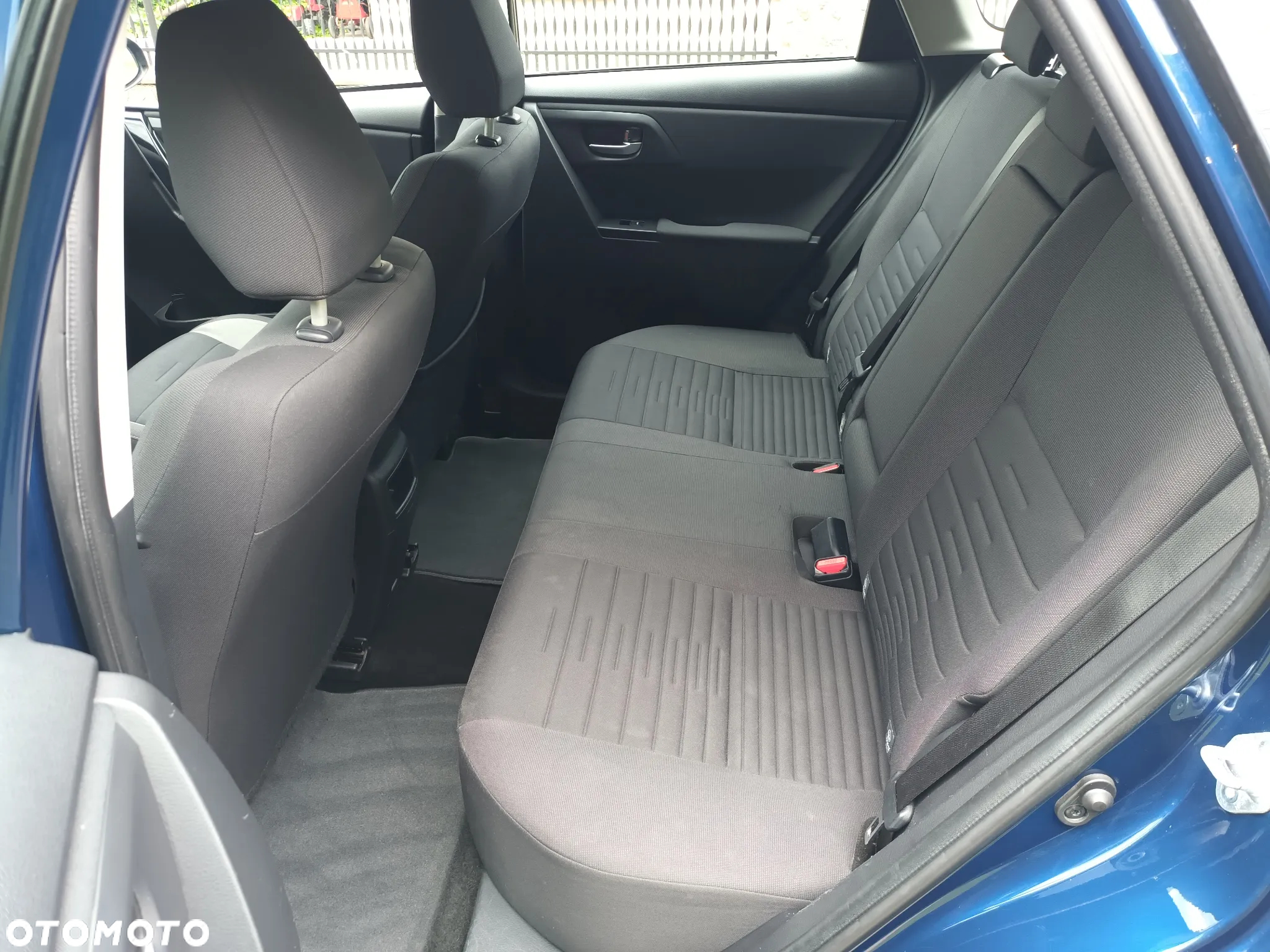 Toyota Auris 1.6 Premium MS - 12