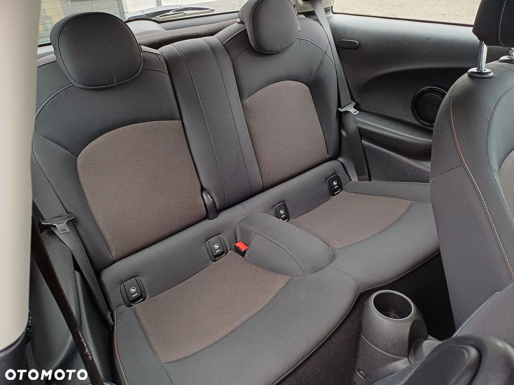 MINI Cooper John Works Trim - 12