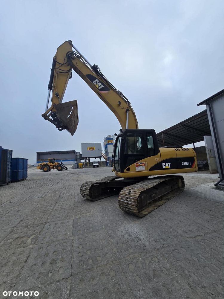 Caterpillar CAT320DL - 1