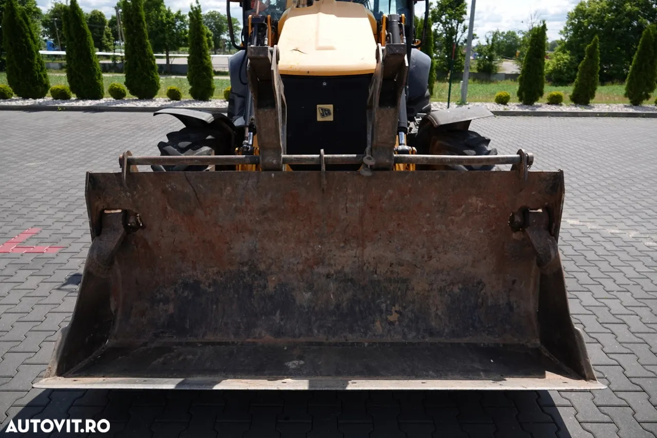 JCB 3CXCAEC / EXCAVATOR / MANETĂ DE SERVICIU / 2011 - 21