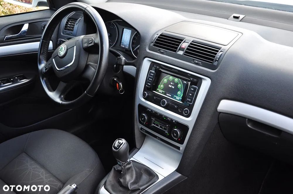 Skoda Octavia 1.4 TSI FAMILY - 27