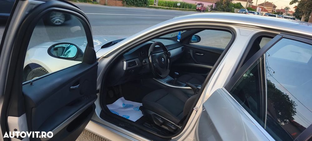 BMW Seria 3 325xi - 6