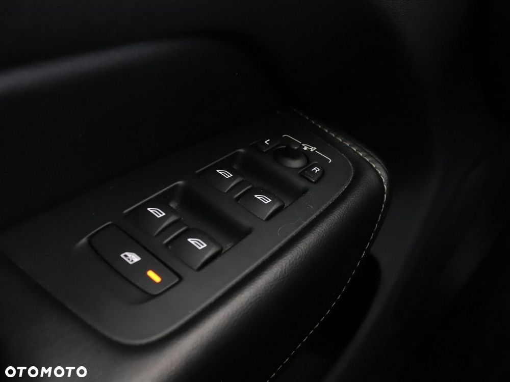 Volvo XC 60 T8 Twin Engine AWD Geartronic Inscription - 39